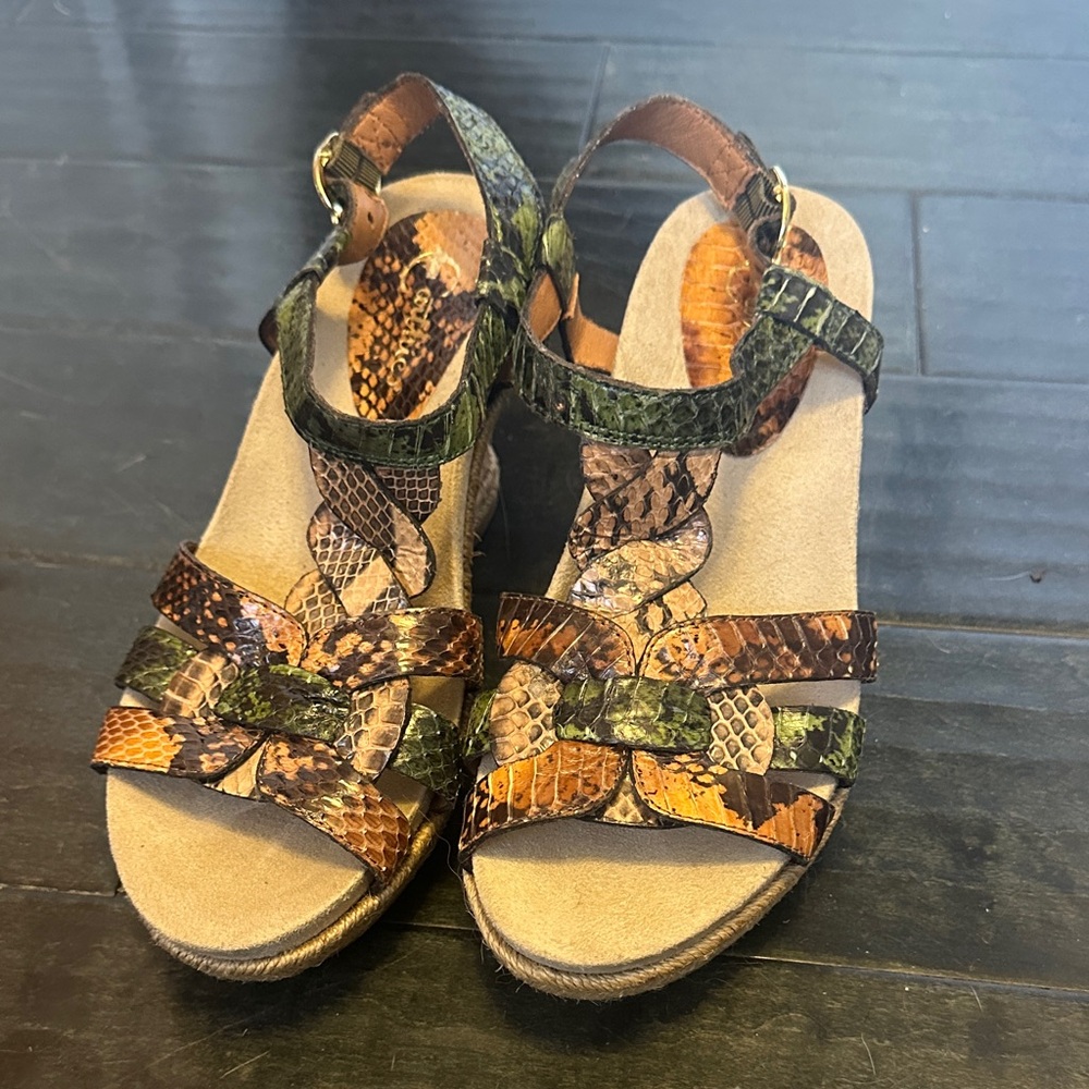 Earthies Multicolor Snakeskin Sandals